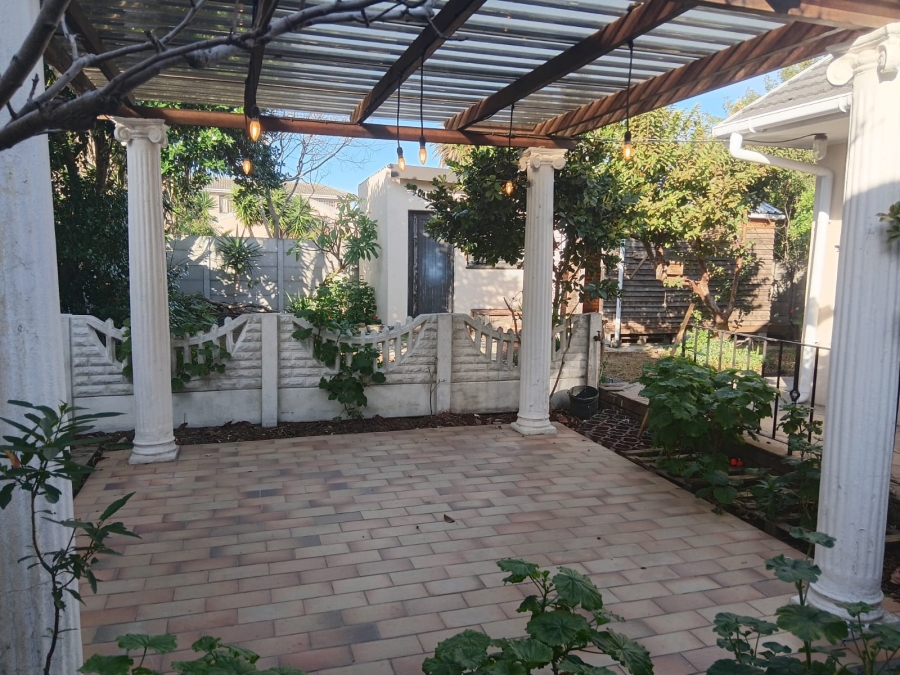 To Let 3 Bedroom Property for Rent in Heathfield Western Cape
